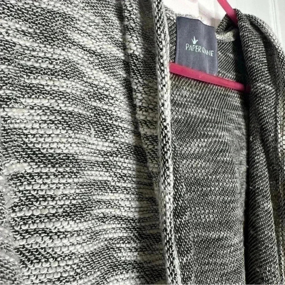 Paper Crane  Cardigan Sweater Heathered Grey & White Size Small - Picture 4 of 16